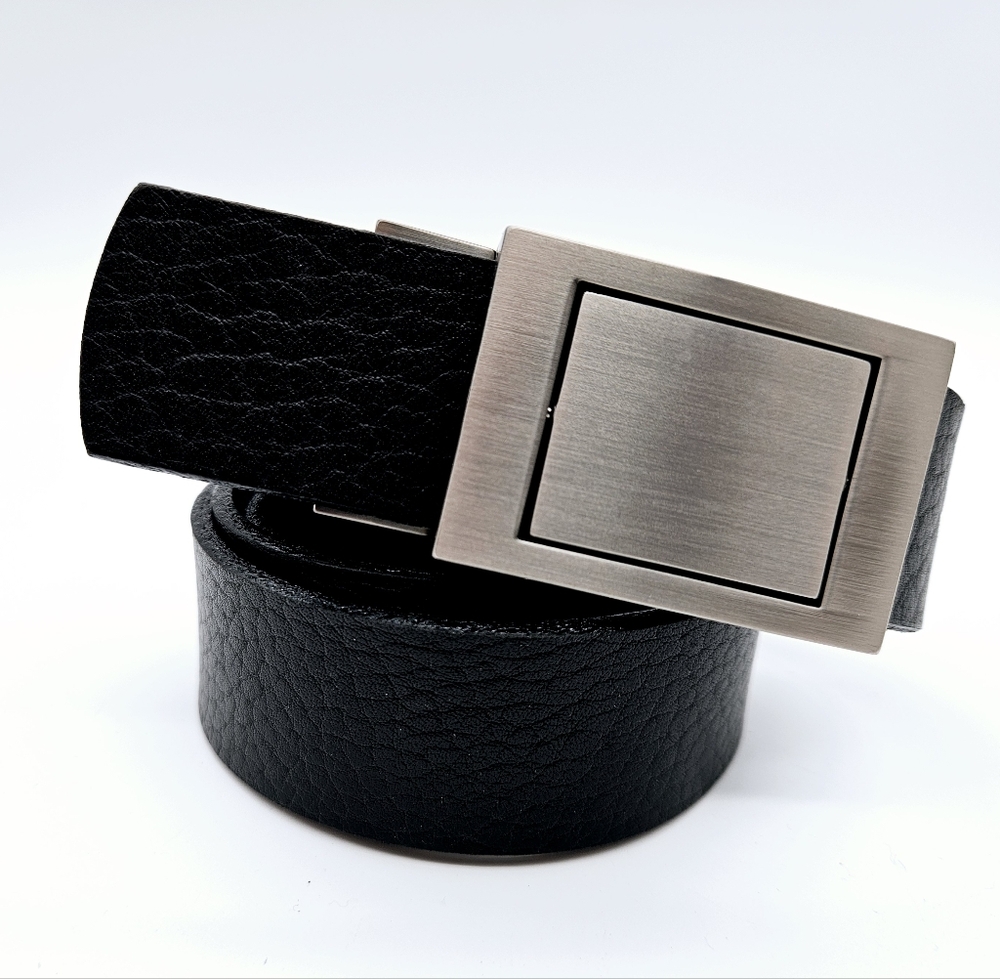 Reversible buckle and leather belt